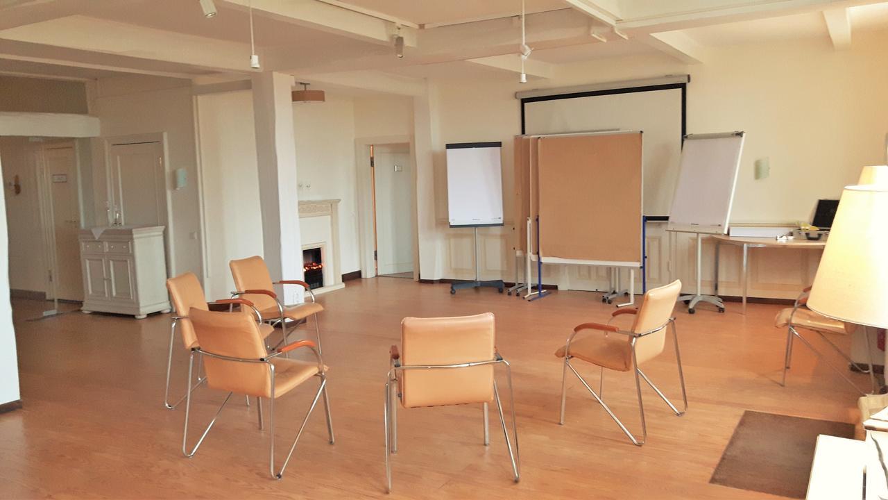 Landsitzhotel Und Seminarium Peterhof Hodorf Exterior foto